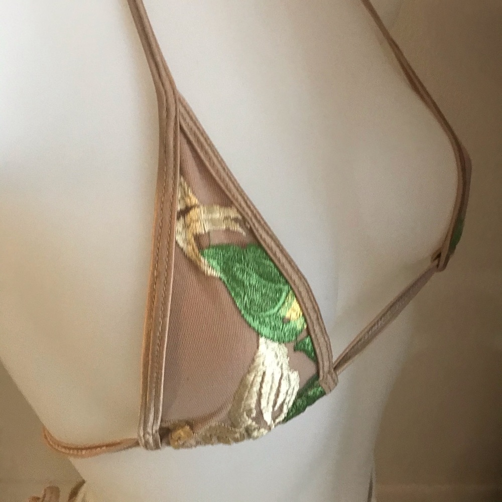 Bikini - Picture 4 of 7